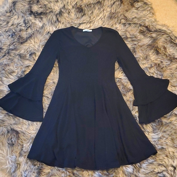 She + Sky Dresses & Skirts - Pink Lily Bell Sleeve Dress